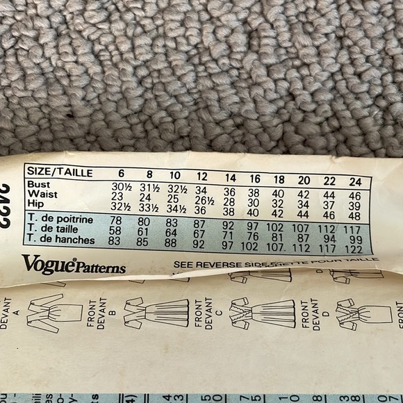Vintage Vogue Basic Design 2422 uncut - Picture 4 of 5